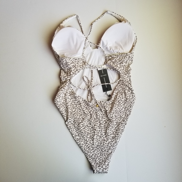 Dolce Vita High Leg V Neck Cheetah One Piece L - Picture 3 of 3